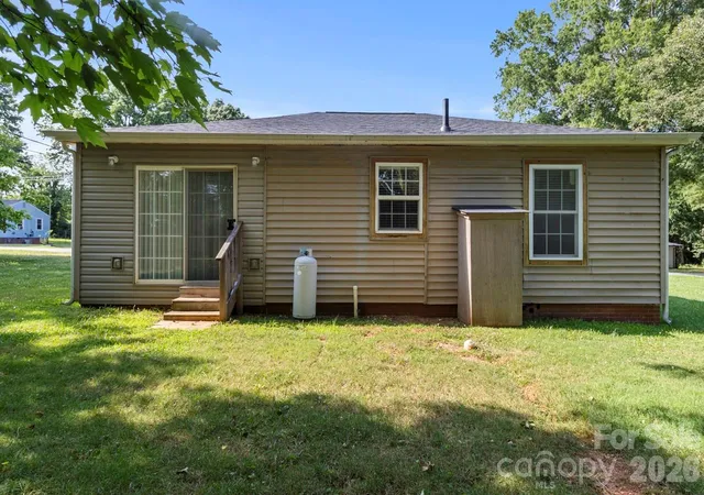 Homes for sale in Lincolnton, NC | 2224 Catawba Hts, Lincolnton, NC 28092 | MLS# 4399603