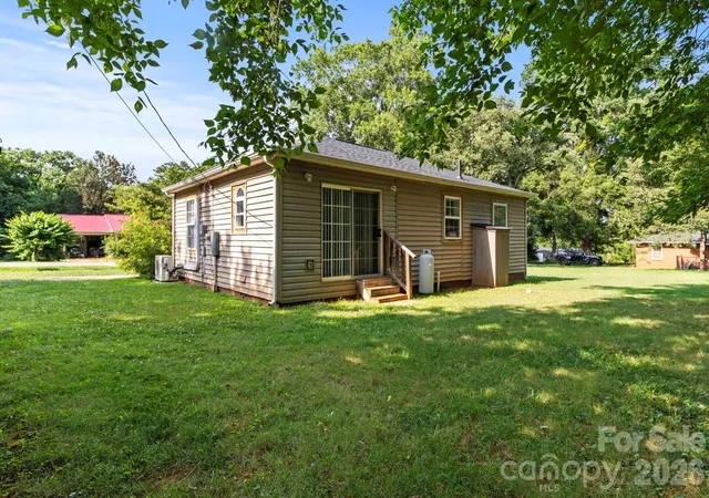 Homes for sale in Lincolnton, NC | 2224 Catawba Hts, Lincolnton, NC 28092 | MLS# 4399603