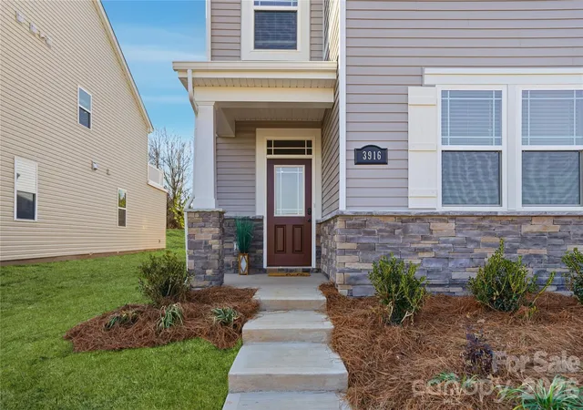 Photo 2 of Townhouse for sale at 5205 Wyes Oak Ln, Charlotte, NC 28269 | MLS# 4399611 | Listing updated on 2026-08-30