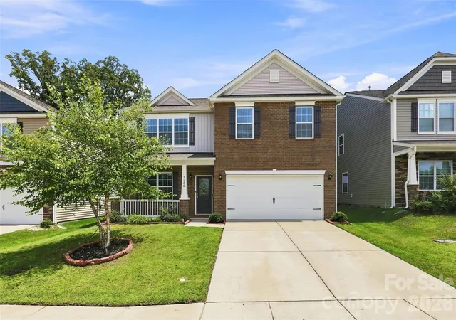 Photo 1 of Single family home for sale at 5120 Briscoe Dr, Charlotte, NC 28214 | MLS# 4399632 | Listing updated on 2026-08-16