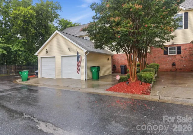 Photo 2 of Townhouse for sale at 4311 Laurel Hl Ln, Charlotte, NC 28217 | MLS# 4399635 | Listing updated on 2026-08-08