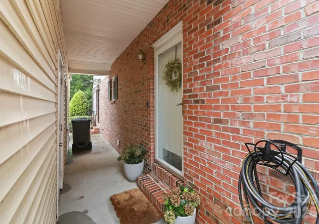 Photo 3 of Townhouse for sale at 4311 Laurel Hl Ln, Charlotte, NC 28217 | MLS# 4399635 | Listing updated on 2026-08-08