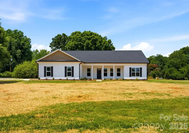 Photo 1 of Single family home for sale at 4489 Taylorsville Hwy, Statesville, NC | MLS# 4399641 | Listing updated on 2026-10-02
