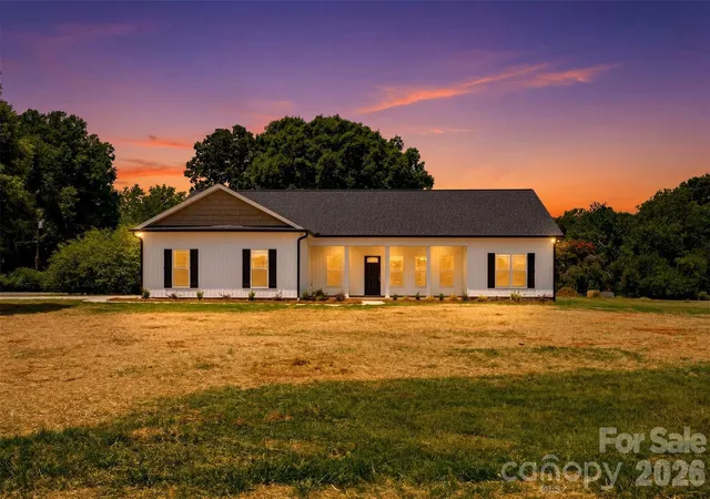 Photo 2 of Single family home for sale at 4489 Taylorsville Hwy, Statesville, NC | MLS# 4399641 | Listing updated on 2026-10-02