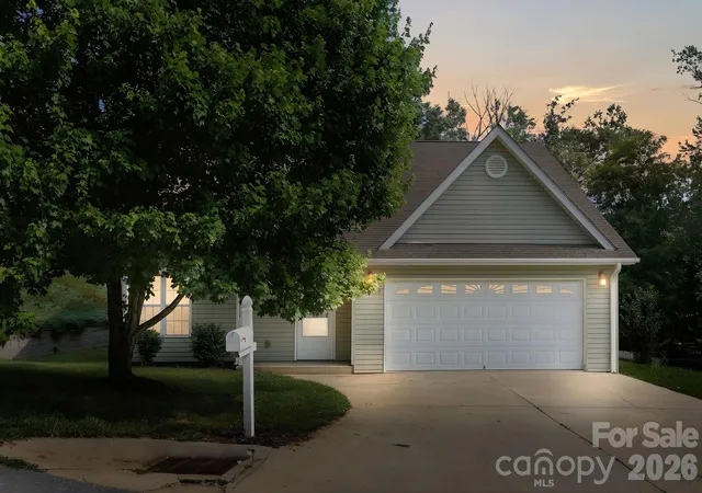 2nd image of 50 Ridgeland Ln, Asheville, NC 28805 | MLS# 4399643