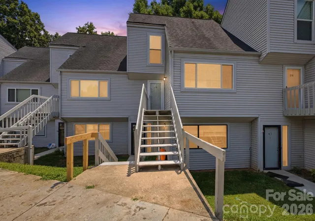 2nd image of 1050 21st Ave Nw #6, Hickory, NC 28601 | MLS# 4399644