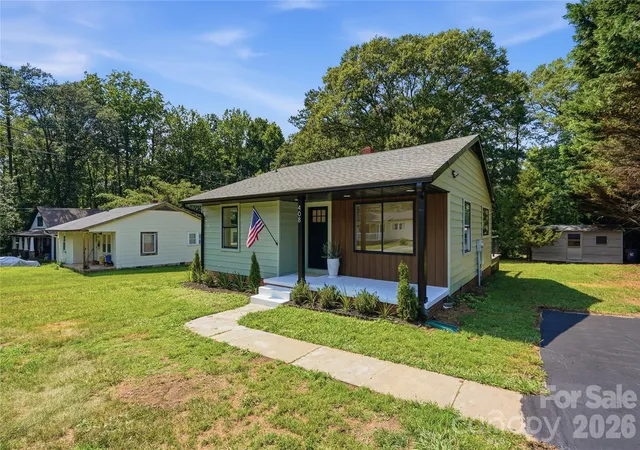 Homes for sale in Stanley, NC | 408 Rhyne St, Stanley, NC 28164 | MLS# 4399645