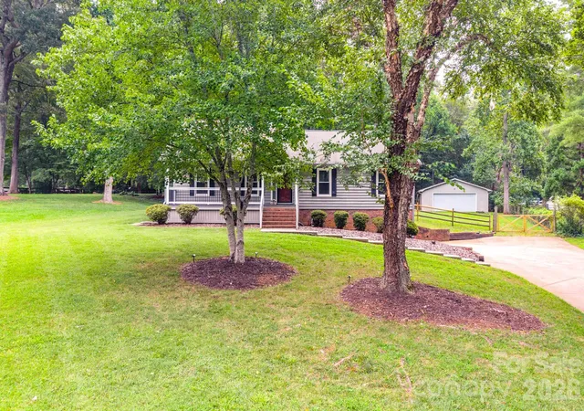 Photo 1 of Single family home for sale at 7400 Sample Rd, Huntersville, NC 28078 | MLS# 4399650 | Listing updated on 2026-10-26