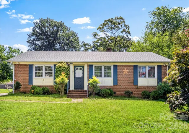 1st image of 1604 Grantham Dr, High Point, NC 27265 | MLS# 4399664