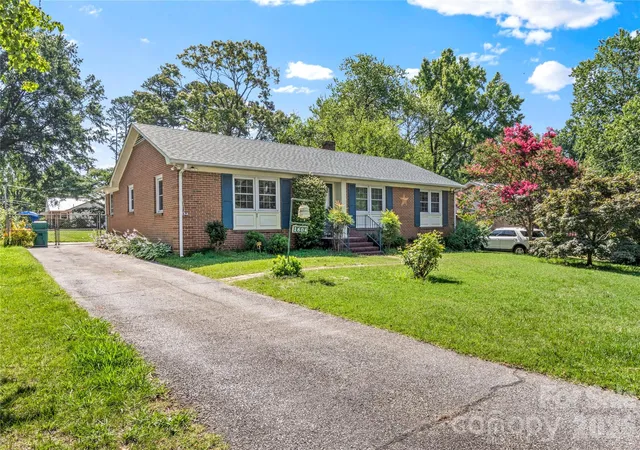 2nd image of 1604 Grantham Dr, High Point, NC 27265 | MLS# 4399664