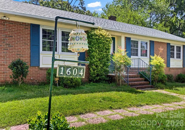 4th image of 1604 Grantham Dr, High Point, NC 27265 | MLS# 4399664