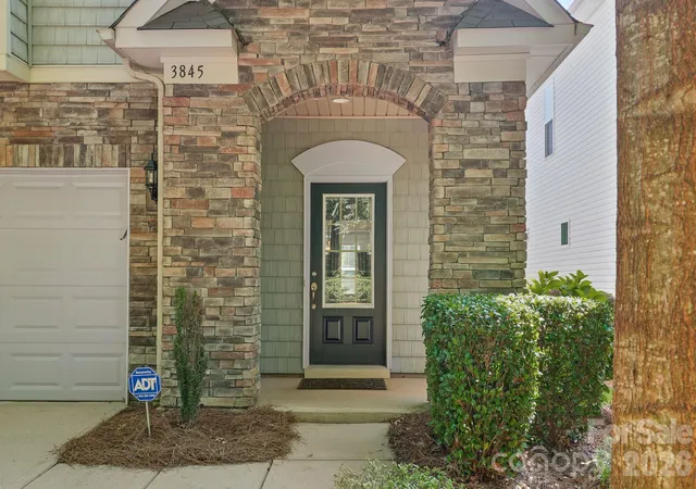 Photo 2 of Single family home for sale at 3845 Park S Sta Blvd, Charlotte, NC 28210 | MLS# 4399677 | Listing updated on 2026-09-24