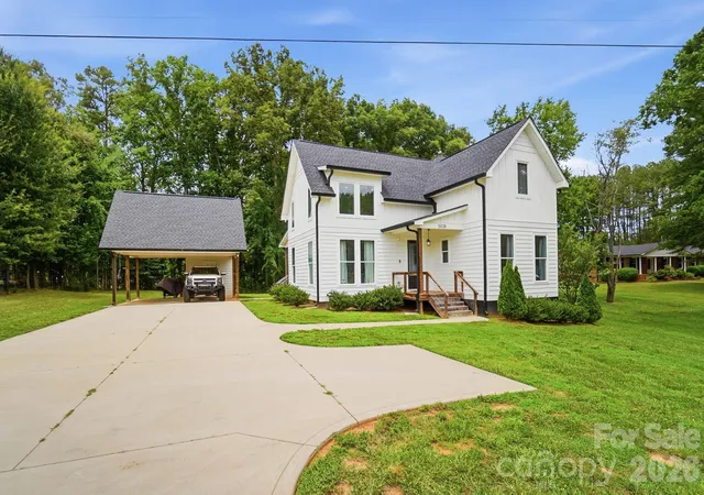 Homes for sale in Gastonia, NC | 5028 Lewis Rd, Gastonia, NC 28052 | MLS# 4399679