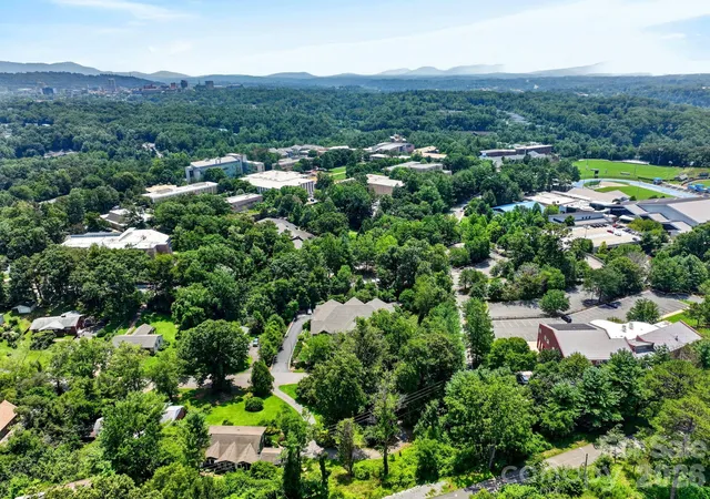 Photo 2 of Condo for sale at 40 Hyannis Dr #202, Asheville, NC 28804 | MLS# 4399702 | Listing updated on 2026-09-29