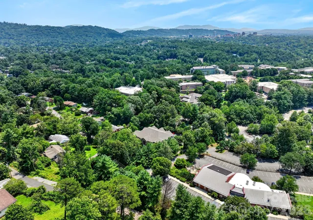 Photo 3 of Condo for sale at 40 Hyannis Dr #202, Asheville, NC 28804 | MLS# 4399702 | Listing updated on 2026-09-29