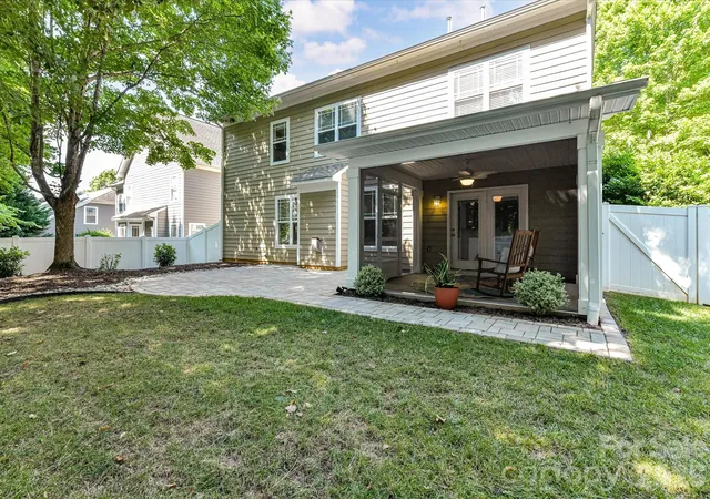 3rd image of 18814 Coachmans Tr, Cornelius, NC 28031 | MLS# 4399708