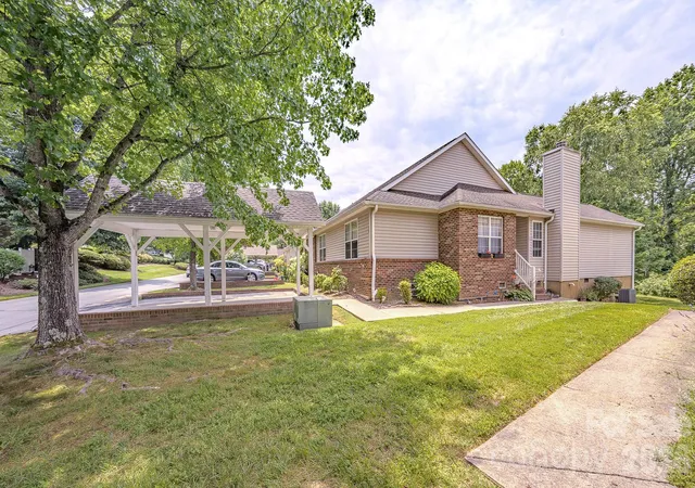 1st image of 39 N Creekside Ct, Hendersonville, NC 28791 | MLS# 4399723