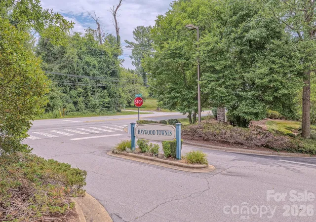 36th image of 39 N Creekside Ct, Hendersonville, NC 28791 | MLS# 4399723