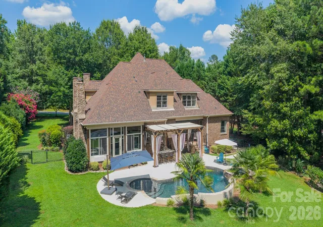 Photo 4 of Single family home for sale at 215 Blue River Rd, Clover, SC 29710 | MLS# 4399726 | Listing updated on 2026-09-02
