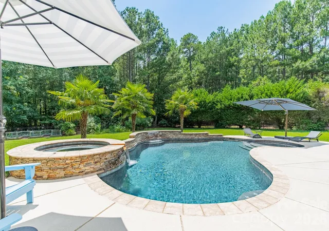 Photo 5 of Single family home for sale at 215 Blue River Rd, Clover, SC 29710 | MLS# 4399726 | Listing updated on 2026-09-02