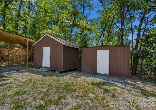 40th image of 180 Mountain Ridge Dr, Lake Lure, NC 28746 | MLS# 4399742