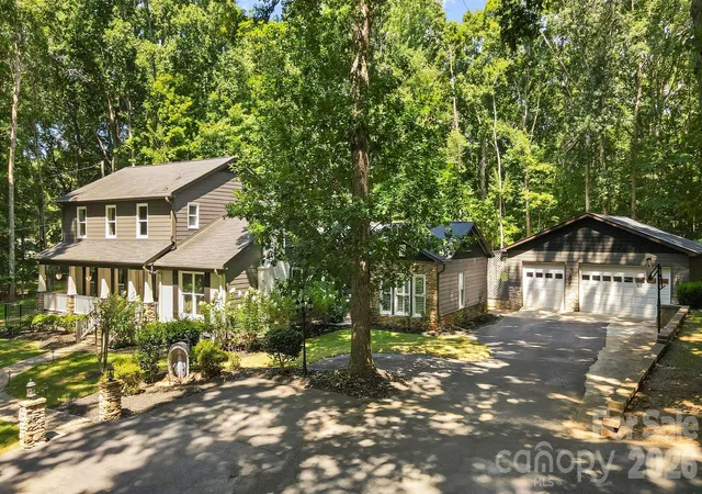Homes for sale in Matthews, NC | 432 Raintree Dr, Matthews, NC 28104 | MLS# 4399760