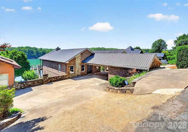 Homes for sale in Nebo, NC | 831 Lake Club Dr, Nebo, NC 28761 | MLS# 4399763
