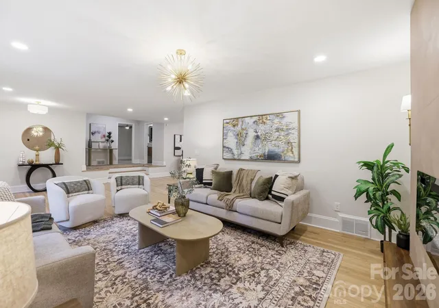 Photo 4 of Single family home for sale at 5515 Doncaster Dr, Charlotte, NC 28211 | MLS# 4399766 | Listing updated on 2026-10-22
