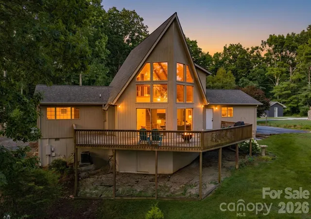Homes for sale in Spruce Pine, NC | 198 Hickory Hill Cir, Spruce Pine, NC 28777 | MLS# 4399787