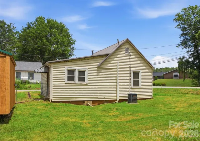 Photo 17 of Single family home for sale at 43 N Highland Ave, Granite Falls, NC 28630 | MLS# 4399795 | Listing updated on 2026-09-01