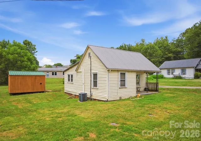 Photo 2 of Single family home for sale at 43 N Highland Ave, Granite Falls, NC 28630 | MLS# 4399795 | Listing updated on 2026-09-01