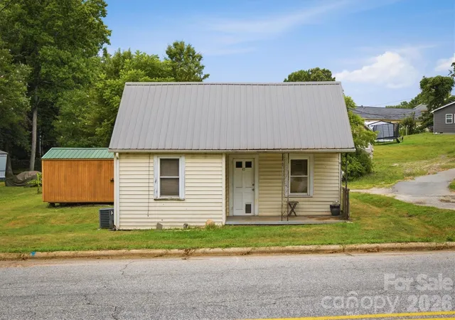 Photo 3 of Single family home for sale at 43 N Highland Ave, Granite Falls, NC 28630 | MLS# 4399795 | Listing updated on 2026-09-01