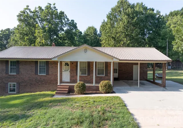 Homes for sale in Albemarle, NC | 2209 Woodhurst Ln, Albemarle, NC 28001 | MLS# 4399796