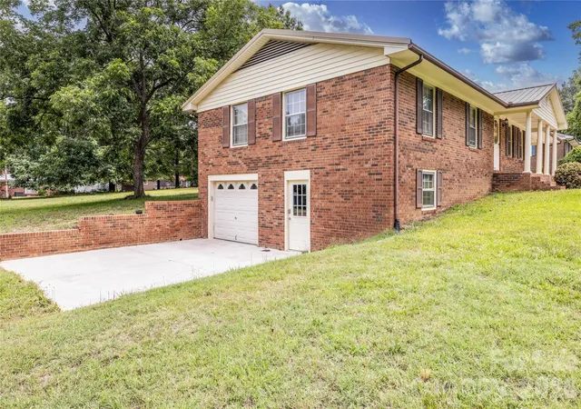 Homes for sale in Albemarle, NC | 2209 Woodhurst Ln, Albemarle, NC 28001 | MLS# 4399796