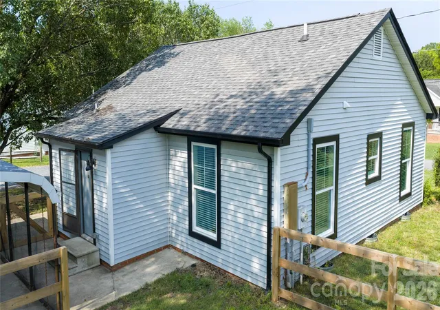 3rd image of 512 Florence Ave, Kannapolis, NC 28083 | MLS# 4399803
