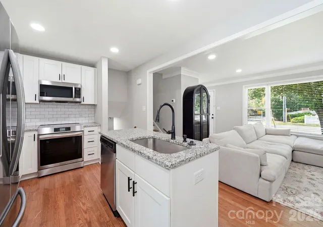 Photo 4 of Single family home for sale at 7552 Idlewild Rd, Charlotte, NC 28212 | MLS# 4399804 | Listing updated on 2026-10-21