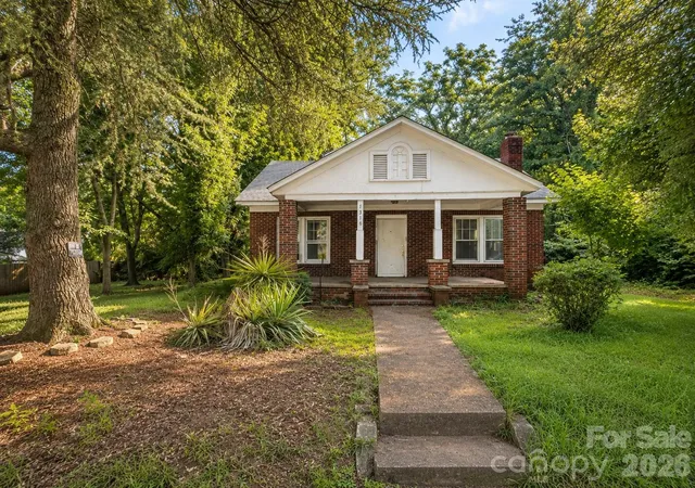 Photo 1 of Single family home for sale at 1316 E 35th Street, Charlotte, NC 28205 | MLS# 4399811 | Listing updated on 2026-08-03