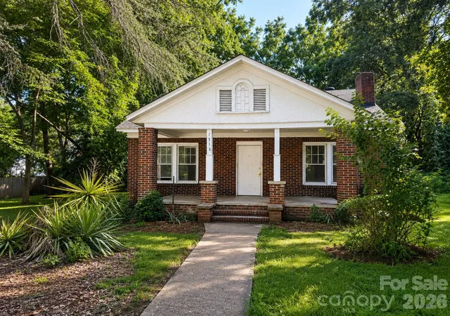 Photo 2 of Single family home for sale at 1316 E 35th Street, Charlotte, NC 28205 | MLS# 4399811 | Listing updated on 2026-08-03