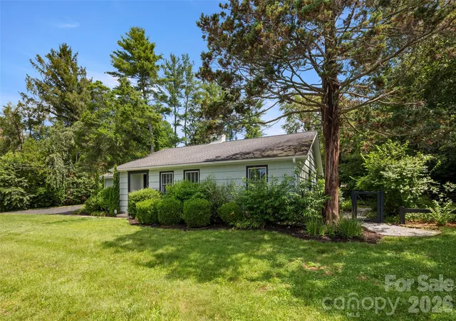 3rd image of 1212 Oakland St, Hendersonville, NC 28792 | MLS# 4399817