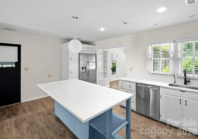 4th image of 1212 Oakland St, Hendersonville, NC 28792 | MLS# 4399817