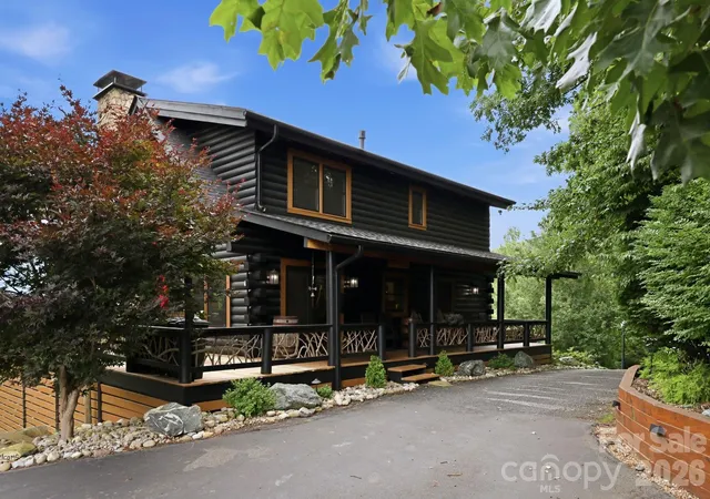 Photo 4 of Single family home for sale at 206 Hamlet Dr, Burnsville, NC 28714 | MLS# 4399818 | Listing updated on 2026-09-04