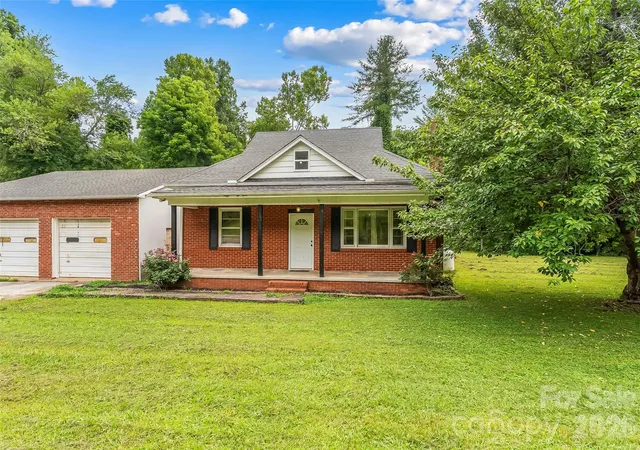 Photo 1 of Single family home for sale at 194 Virginia Dr, Marion, NC 28752 | MLS# 4399819 | Listing updated on 2026-07-09