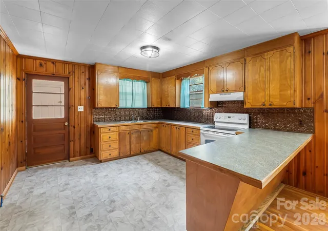 Photo 5 of Single family home for sale at 194 Virginia Dr, Marion, NC 28752 | MLS# 4399819 | Listing updated on 2026-07-09