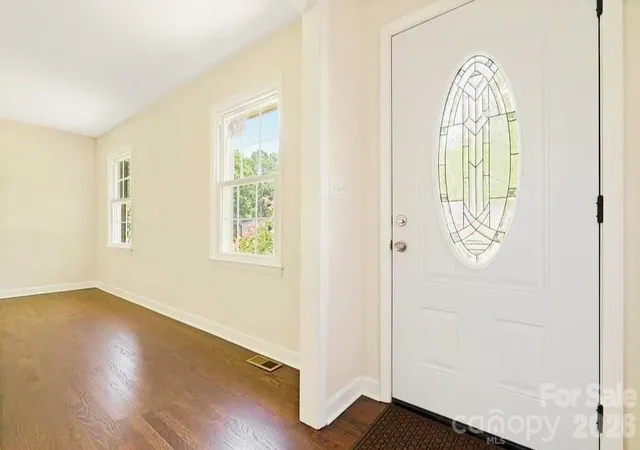 Photo 3 of Single family home for sale at 6315 Spring Garden Ln, Charlotte, NC 28213 | MLS# 4399820 | Listing updated on 2026-07-07