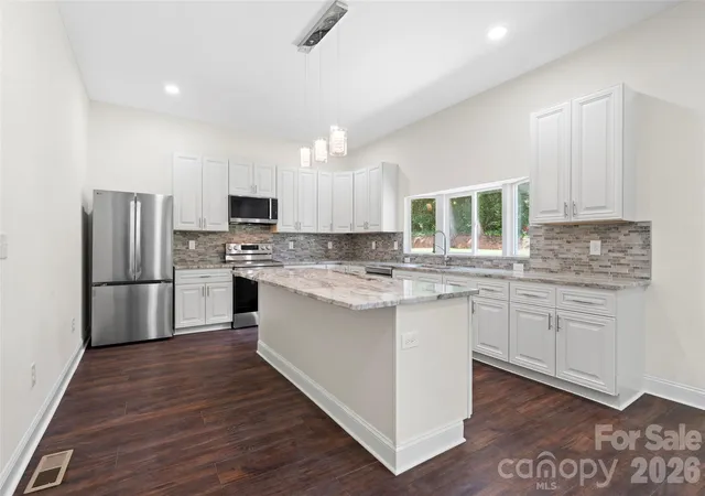 Homes for sale in Newton, NC | 1820 N Hewitt Ave, Newton, NC 28658 | MLS# 4399836