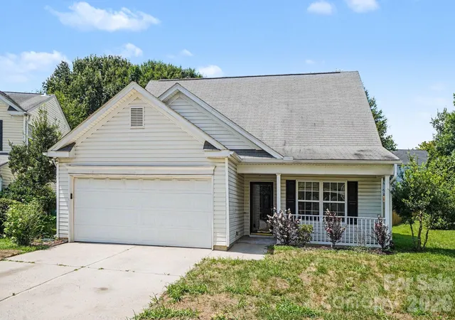1st image of 10411 Pickerel Ln, Charlotte, NC 28213 | MLS# 4399845