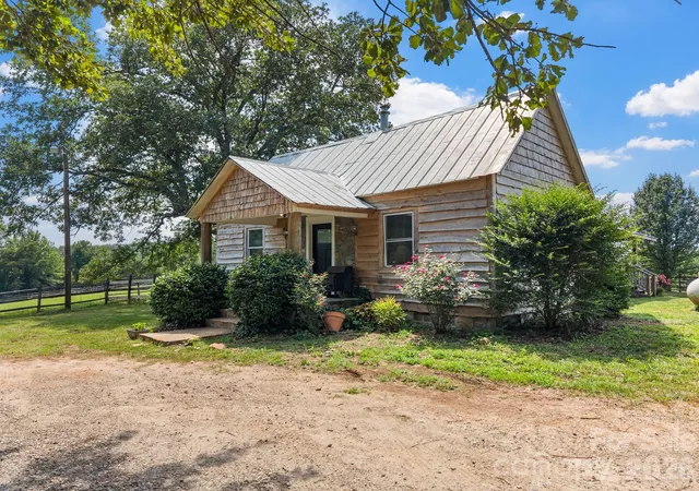 Homes for sale in Tryon, NC | 232 Blue Mountain Ln, Tryon, NC 28782 | MLS# 4399846