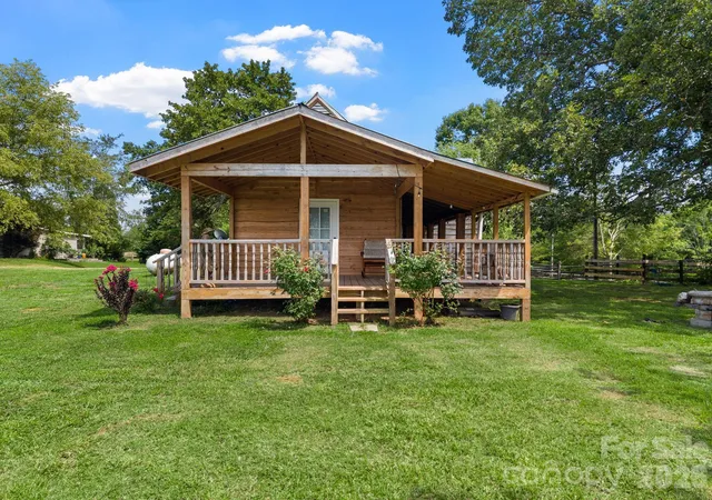Homes for sale in Tryon, NC | 232 Blue Mountain Ln, Tryon, NC 28782 | MLS# 4399846