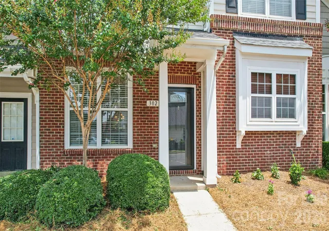 2nd image of 302 Tinderbox Ln, Fort Mill, SC 29708 | MLS# 4399863