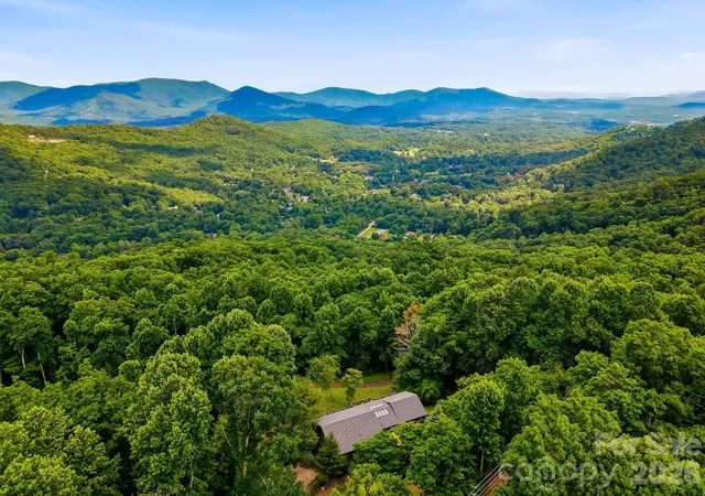 Photo 2 of Single family home for sale at 112 Windy Gap Rd, Asheville, NC 28804 | MLS# 4399896 | Listing updated on 2026-09-30